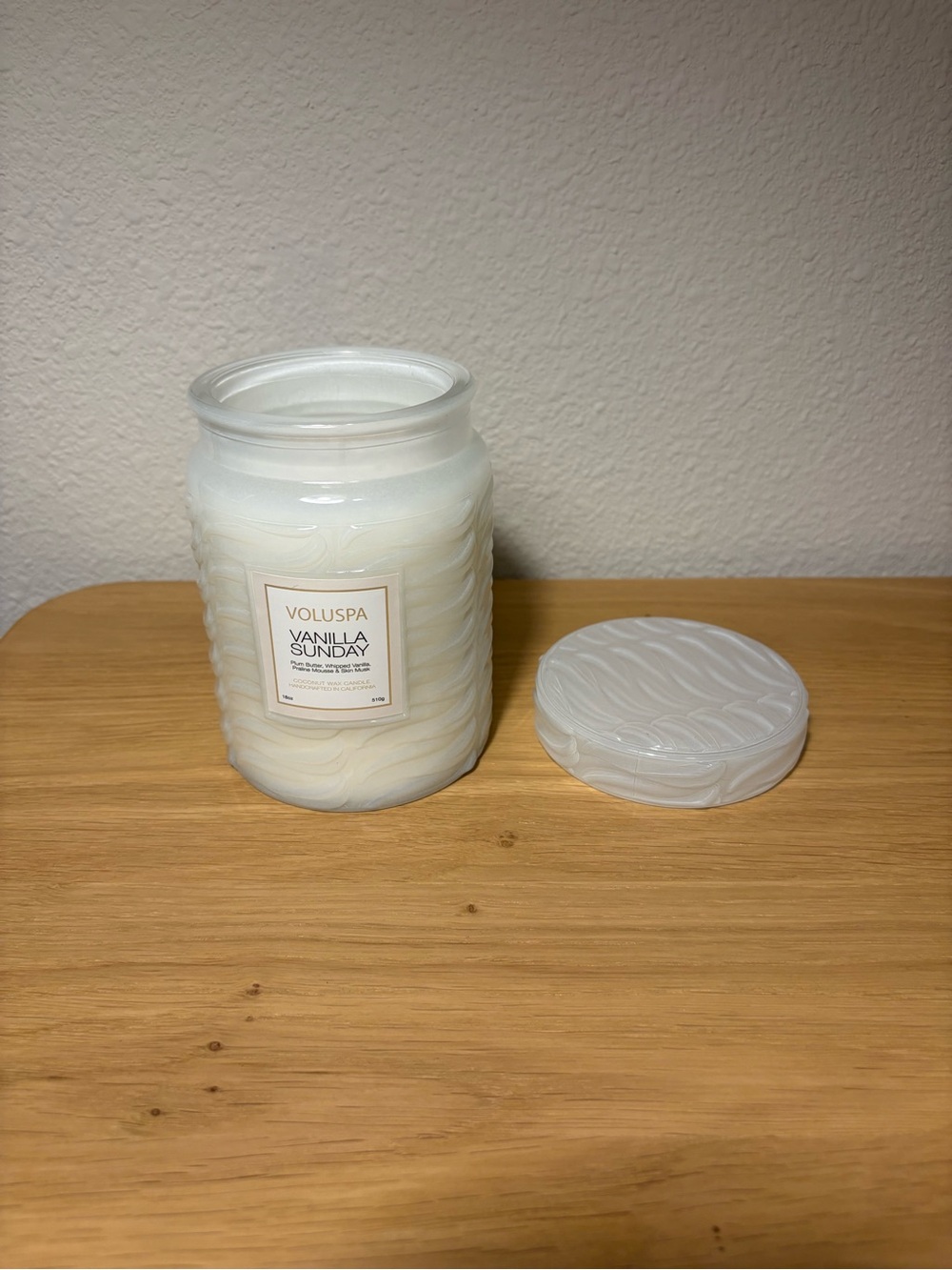 Voluspa Vanilla Sunday 18oz scented candle New Condition